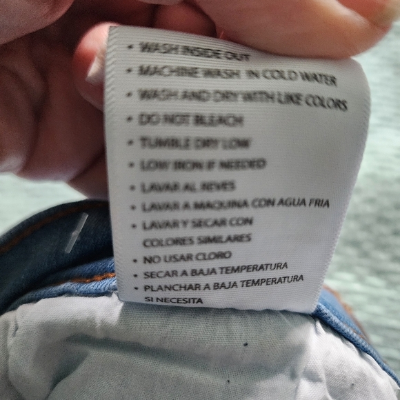 Kancan Button High Rise Fly Light wash Distressed Jeans Raw Hem Size 11/29 - Picture 11 of 12